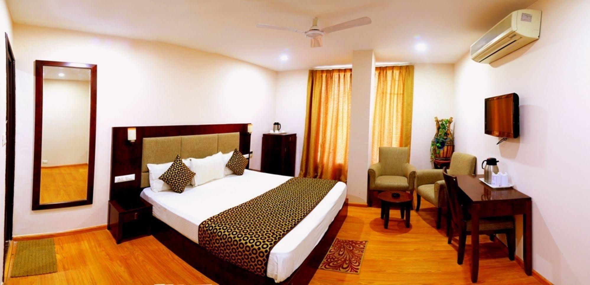Hotel Royal Palm - A Budget Hotel In Udaipur Eksteriør billede